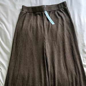 NWT She + Sky pants size m